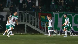 Puerto Montt goleó a Copiapó en Chinquihue y puso un pie en la final por el ascenso