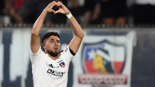 Maxi Romero repasó a la U de Chile y calentó el clásico con una frase