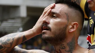 Medio argentino criticó a Pinilla por dichos sobre Messi: Se siente el olor a envidia