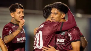 ¿Colo Colo evalúa el caso Salomón Rodríguez tras su racha goleadora en Uruguay?