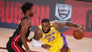 LeBron James le ganó el duelo a Jimmy Butler en la victoria de Los Lakers sobre Miami Heat