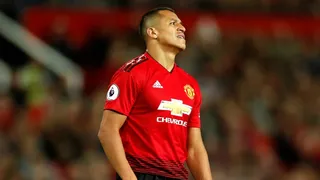 Patrice Evra evocó a Alexis Sánchez para expresar su molestia ante dura caída de Manchester United