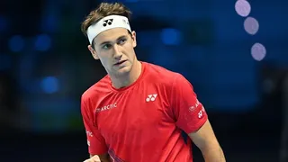 Casper Ruud venció a Taylor Fritz, clasificó a semifinales y eliminó a Nadal en las Finales ATP