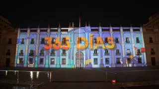 El espectacular juego de luces en La Moneda a un año de Santiago 2023