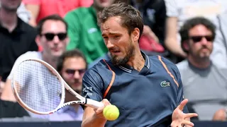 Medvedev cumplió en su estreno en Roma al eliminar a Ruusuvuori