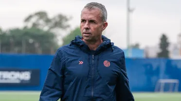 “Es crónica de un final anunciado”: Desde el interior de San Lorenzo reprueban a Gustavo Álvarez en su primer día en el club