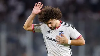 Colo Colo enfrenta a Colón de Santa Fe en la despedida de Esteban Paredes