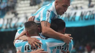 Racing aplastó a Patronato en Argentina y mete miedo a la U