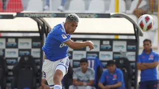 Nueva preocupación para la U: Leandro Fernández abandonó con molestias la práctica