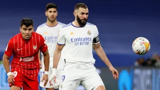Real Madrid logró dramático triunfo sobre Sevilla y se consolidó como líder en la liga española