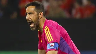 La reflexión que compartió Claudio Bravo y que remató con emoji de un ratón