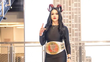 Triple H y otras grandes estrellas de WWE felicitan a la bicampeona Stephanie Vaquer