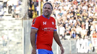 Cumplió “un sueño” y falló un gol: El paso de Fernando González por la despedida de Matías Fernández