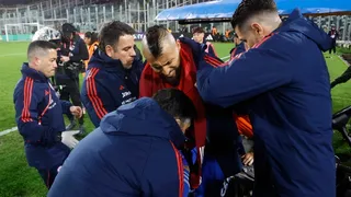 Arturo Vidal fue visitado por Eduardo Berizzo en la previa de su operación