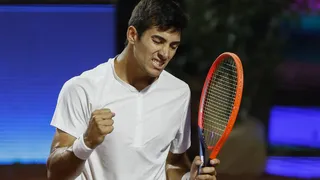 Cristian Garin tuvo gran remontada ante Roberto Carballés y avanzó a segunda ronda en Río