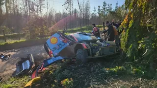 Esapekka Lappi protagonizó duro volcamiento en accidentado inicio del WRC Chile
