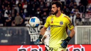 Ni Cortés ni Arias: el arquero sorpresa que busca Colo Colo para pelearle el puesto a De Paul