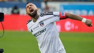 Noticias de Colo Colo hoy 19 de agosto: Ofertas por Fernando Ortiz, el descargo de Vidal y polémica en el Superclásico