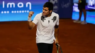 Cristian Garin sorteó la lluvia y a Rodionov en el ATP de Estoril
