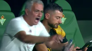 Mourinho celebró un gol tras verlo en una tablet antes que lo validaran