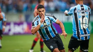 Luis Suárez anotó golazo de último minuto y dio el triunfo a Gremio en el Campeonato Gaúcho