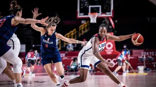 Estados Unidos arrasó con Serbia y defenderá la corona olímpica en la final del baloncesto femenino