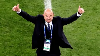 Técnico de Rusia: Lo mejor son los tres puntos y la alegría de los seguidores