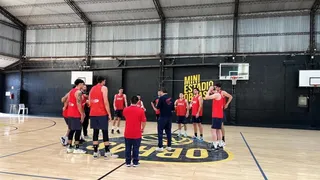 La Roja cestera jugará cinco exigentes duelos ante clubes argentinos con miras a Santiago 2023