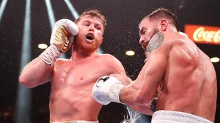 Hincha de “Canelo” Alvarez se viralizó por su emular al campeón en pelea ante Plant