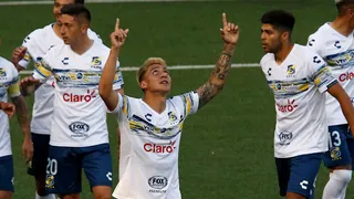 Sebastián Pereira irrumpió con un certero cabezazo y puso a Everton por sobre Audax Italiano