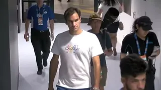 Roger Federer incumplió con la reglas en el Abierto de Australia y un guardia le cerró el paso