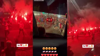Miles de hinchas en Río de Janeiro dieron un espectacular recibimiento a La Roja