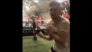 ¡No se detiene! El exigente entrenamiento de Leonardo Gil en su tiempo libre