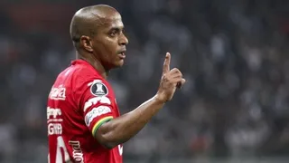 El caso de racismo contra brasileño Serginho enfrenta a los clubes bolivianos