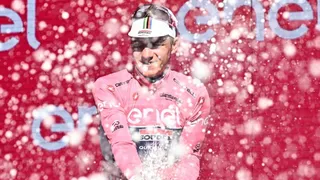 Remco Evenepoel fue el primero en vestir la “Maglia Rosa” en el Giro de Italia 2023