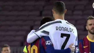 Así fue el reencuentro de Lionel Messi con Cristiano Ronaldo en el Camp Nou