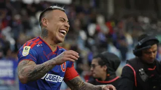 Eduardo Vargas renueva con la U por un año más: ¿qué pasa con Aránguiz y Toselli?