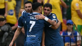 Racing le ganó a Bucaramanga y le abrió opciones a Colo Colo de seguir en el campo internacional