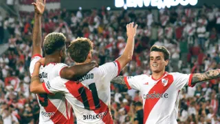El Vélez de Quinteros fue aplastado en su visita a River Plate
