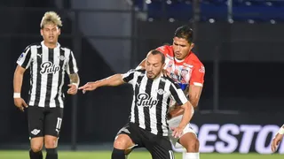 Libertad de Marcelo Díaz logró avanzar en Copa Sudamericana pese a caer ante Junior