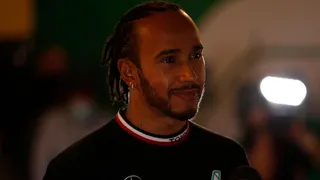 Ex director de la Fórmula 1 cargó contra Lewis Hamilton y Mercedes: Intimidan y no juegan limpio