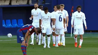 Real Madrid derrotó a Levante y desplazó a Betis del liderato de la liga española