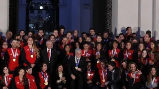 Ola de críticas a Sebastián Piñera por bromas a Tomás González