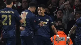 Stephen Warnock: Parece que Alexis fuera nuevo fichaje de Manchester United