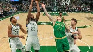 Giannis Antetokounmpo logró otro doble-doble y Milwaukee Bucks consolidó su liderato