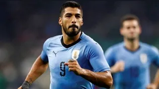 Uruguay y Colombia chocan en un duelo clave para sus aspiraciones a Qatar