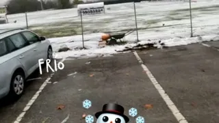 Ni el frío detiene a Gary Medel: Llegó a entrenar pese a la nieve