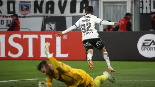 Colo Colo batió en los descuentos a Cerro Porteño en una vibrante noche de Libertadores