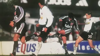 ¡Con un doblete! El gran recuerdo de Esteban Valencia en victoria de la U ante Colo Colo en el ’99