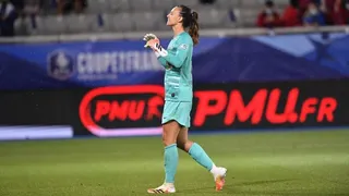 Christiane Endler disputa el galardón de mejor arquera de la Champions femenina